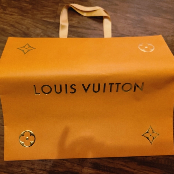 Louis Vuitton Shopping Tote - Picture 11 of 11